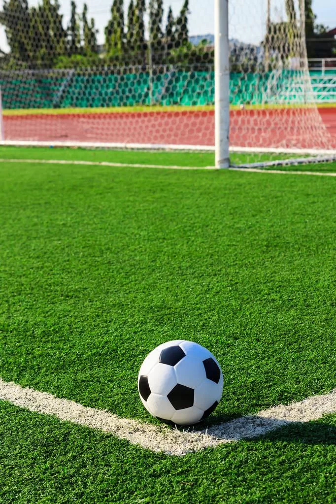 Ground e tiri di calcio di erba artificiale: rivoluzionando il gioco attraverso i luoghi